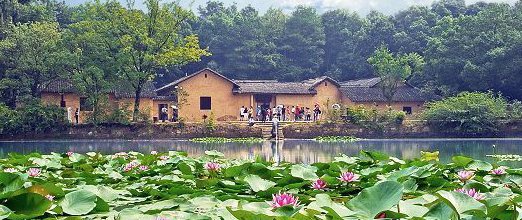【国庆】-G1【魅力湘西★天门怒放★国庆壹号】湖南长沙、韶山、张家界、杨家界、袁家界、黄龙洞、天门山、矮寨大桥、凤凰古城双飞五日尊贵纯玩游